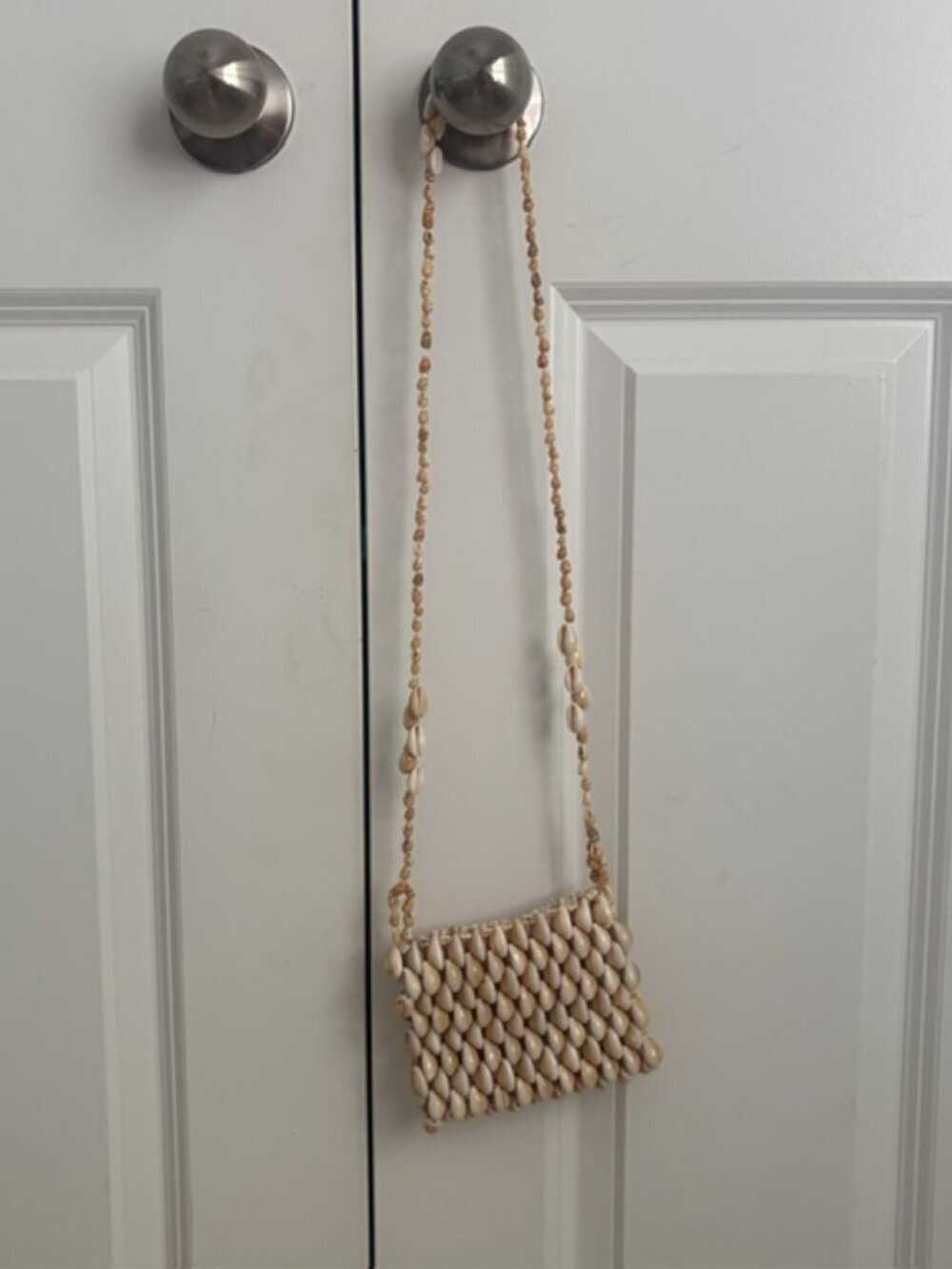 Handmade Cowrie Shell Vacation Bag - Picture 2 of 2